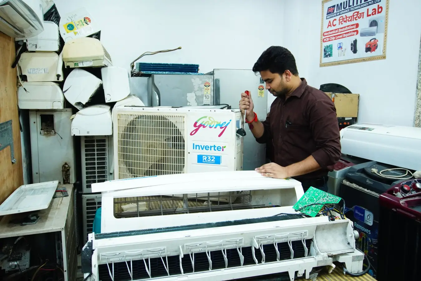 Ciri-Ciri Modul PCB AC Rusak Serta Estimasi Biaya Perbaikan